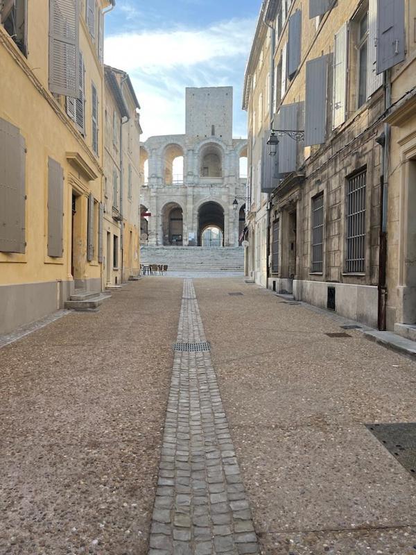 Arles Maison Petite Roquette Et Garage Экстерьер фото